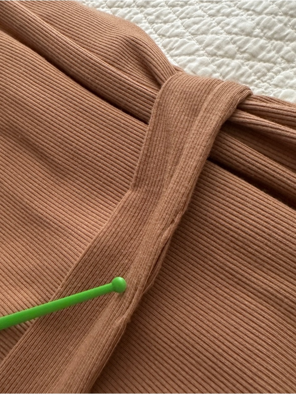 SKIMS Soft Lounge Ribbed Short Robe Camel Brown XL - Picture 8 of 9